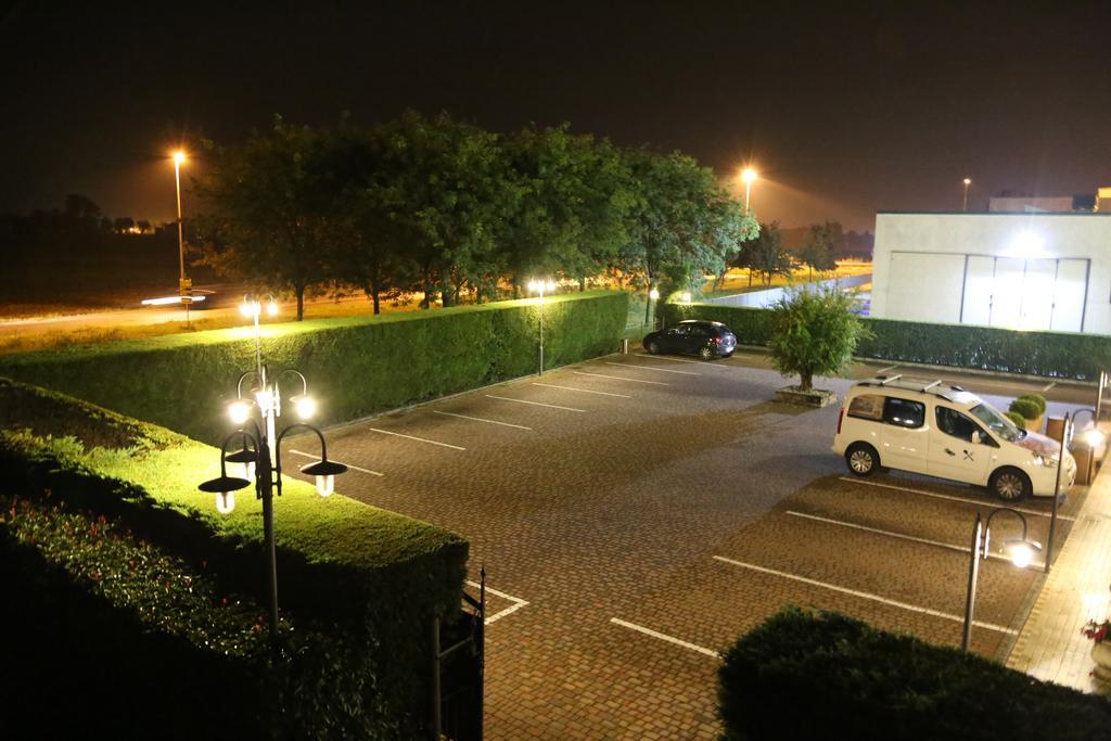 Hotel Lenotel מראה חיצוני תמונה