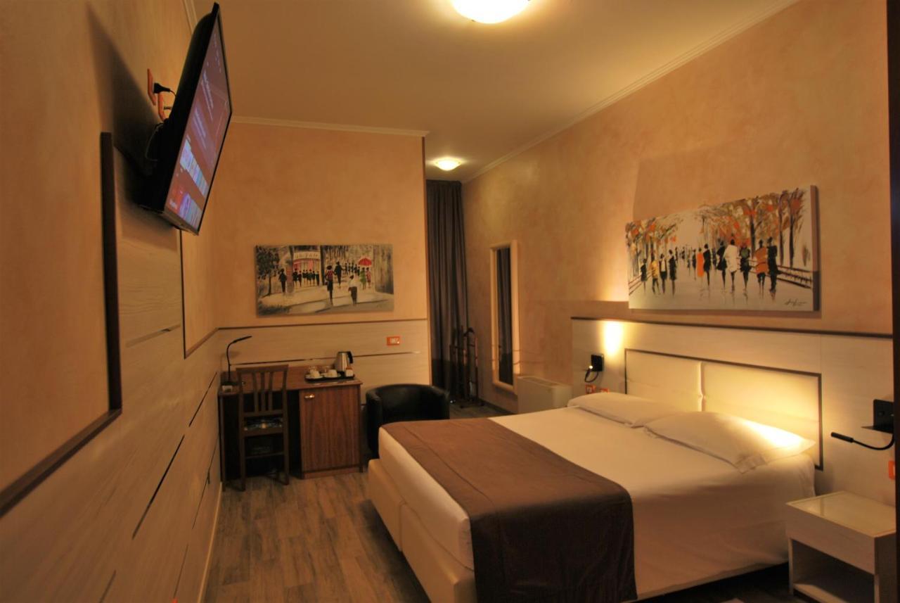 Hotel Lenotel מראה חיצוני תמונה
