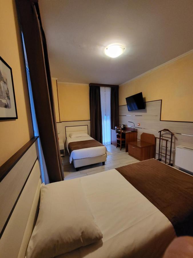Hotel Lenotel מראה חיצוני תמונה