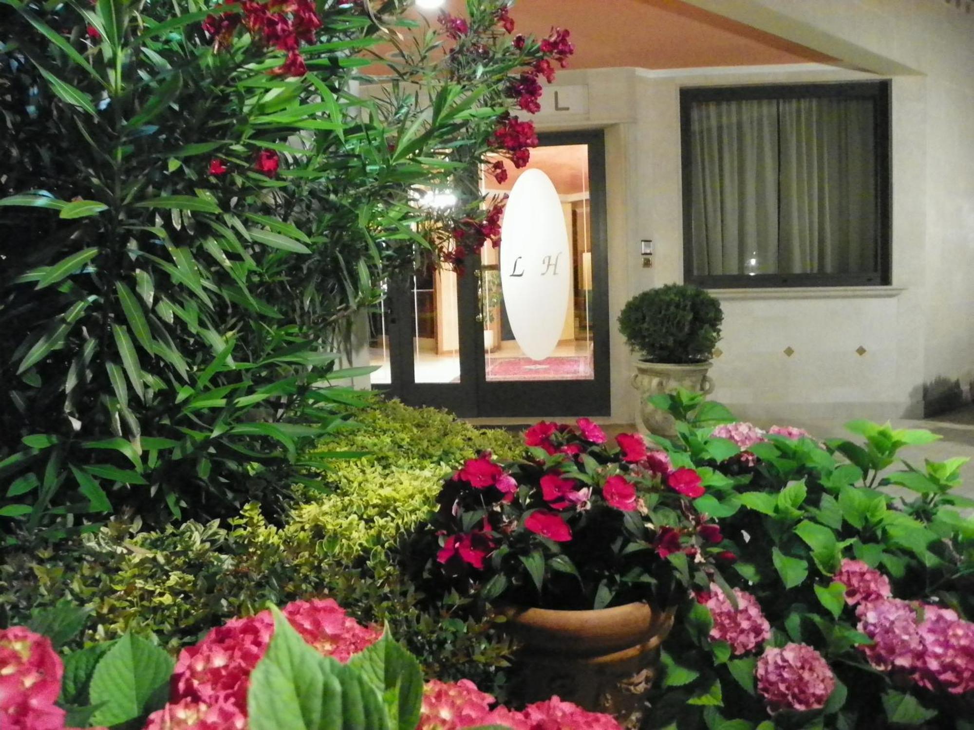 Hotel Lenotel מראה חיצוני תמונה