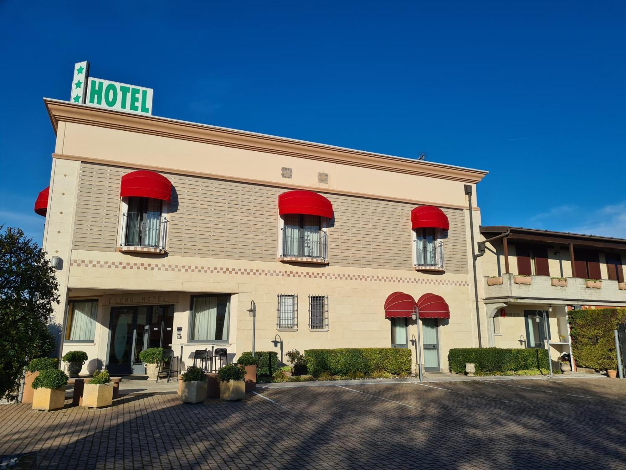 Hotel Lenotel מראה חיצוני תמונה