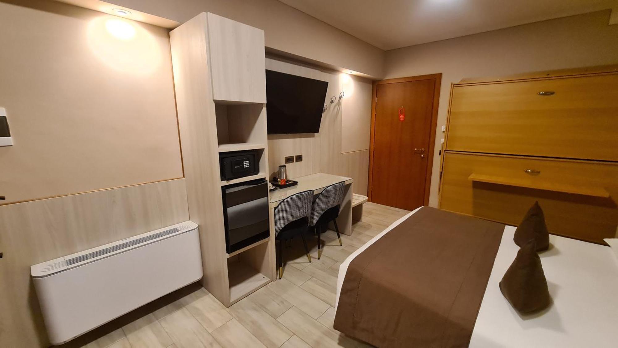 Hotel Lenotel מראה חיצוני תמונה