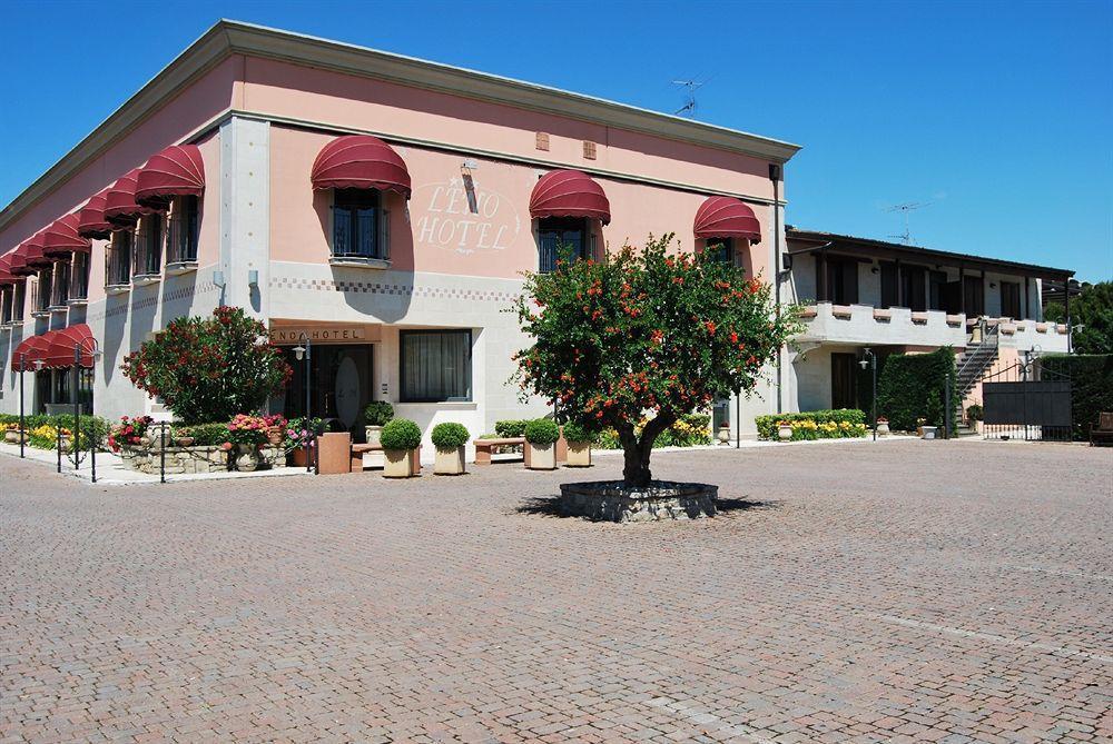 Hotel Lenotel מראה חיצוני תמונה